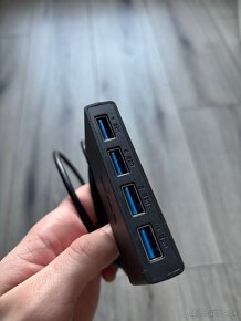 4x USB hub - 3