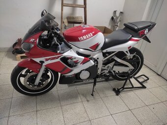Yamaha R6 - 3