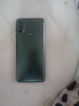 Predám Motorola E40 - 3