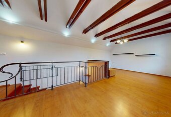 Rodinný dom s 2 bytovými jednotkami - 3