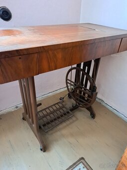 Šijaci stroj a pletací stroj - 3