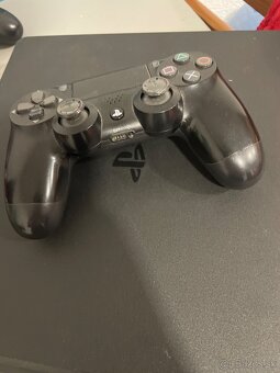 Predám ps4 v super stave - 3