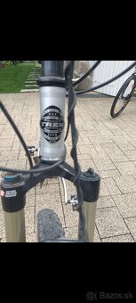 predám horský bicykel Trek - 3