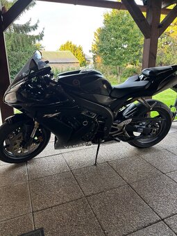 Yamaha R1 - 3