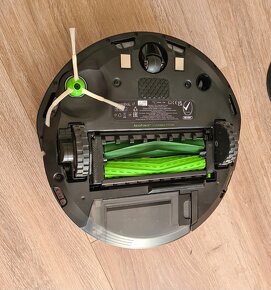Vysávač i robot Roomba i7 - 3