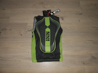 Predam novy chranic chrbta znacky IXS velkost S a M. - 3
