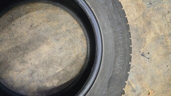 Nokian Tyres WR SUV 4 235/65/18 - 3