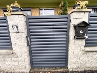 Na prenájom veľkometrážny 2 izbový byt v dome- LEVICE - 3