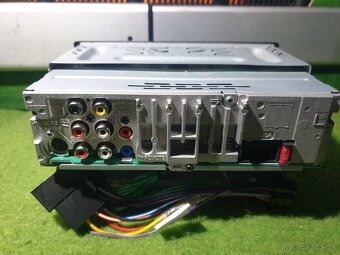 Predam nove radio Sony XAV-AX 1000 - 3
