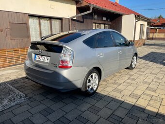 TOYOTA Prius - 3