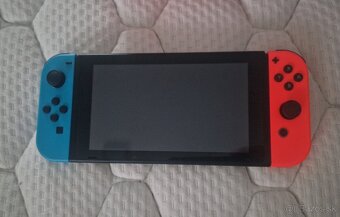 Herná konzola Nintendo Switch + Neon red / Neon blue Joy-Con - 3