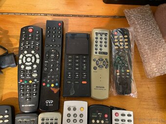 Balík rôznych diaľkových ovládačov - 3