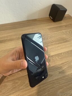Predám Apple iPhone se 2022 64GB - 3