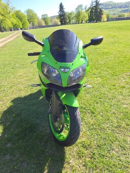 Kawasaki ZX9R - 3