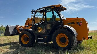 Teleskopický nakladač JCB - 3