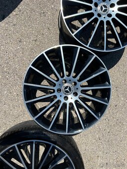 Kolesá s letnými pneumatikami na Mercedes-Benz r20 - 3