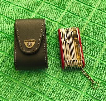 Wenger Classic Tool Chest Plus - 3