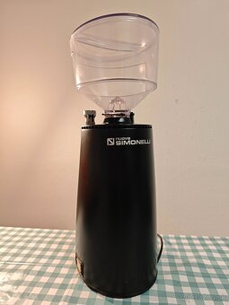 Mlynec na kávu nuova SIMONELLI - 3