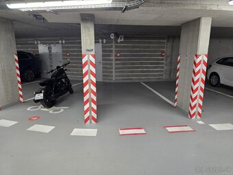 Garážové státie – Čerešne, Dúbravka - 3