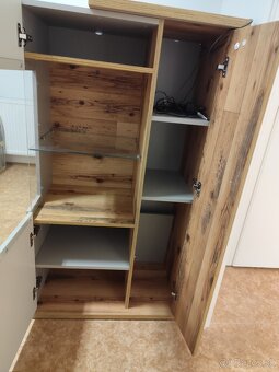 Skrinka s podsvietením - 3