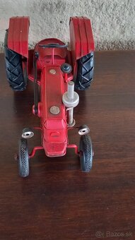 Stará plechová hračka-traktor - 3