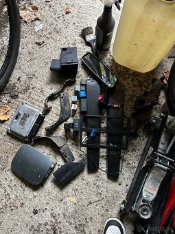 Náhradné diely Audi A4 - 3