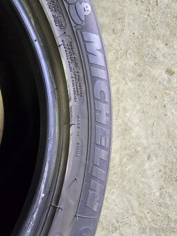 235/55R18 - 3