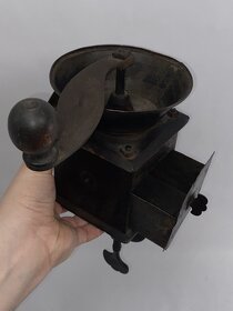 Veľký plechový šroubovací mlynček na kávu - 3
