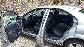 Ford Mondeo 5-D Hatchback benzín 92 kw - 3