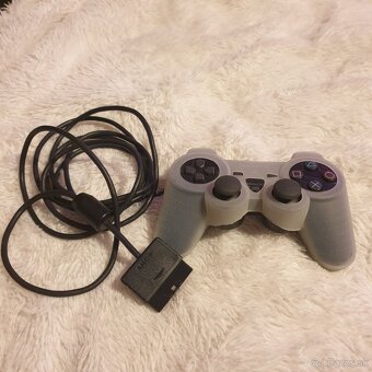 PS2 s príslušenstvom a hrami - 3