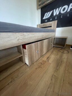 Postel vo farbe dub sonoma 200x90 jednolôžková s matracom - 3