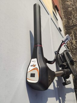Predám lodný závesný elektrický motor + bateria. - 3
