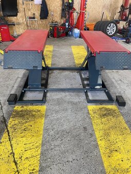 Mobilný nožnicový zdvihák 4T - 3