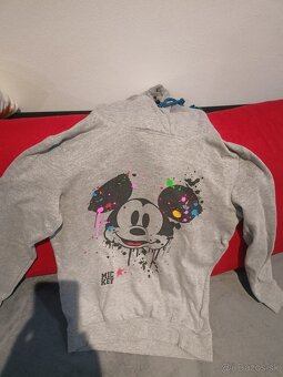 2 mikiny vo veľkosti S - 3