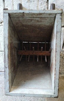 Starý ručný DRVIČ hrozna - Mlynček na hrozno - 3