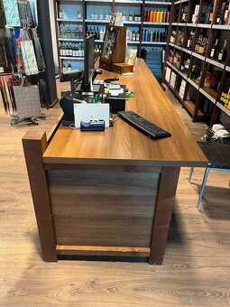 Predajný drevený pult - 3