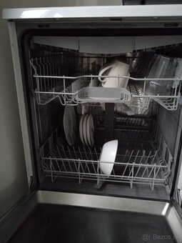 Predáme umývačku riadu BOSCH, vek 2 roky - 3