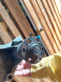 Hlinikovy kryt ložiska ventilátora - 3