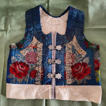 Starý kroj Piešťany - prucel - 3