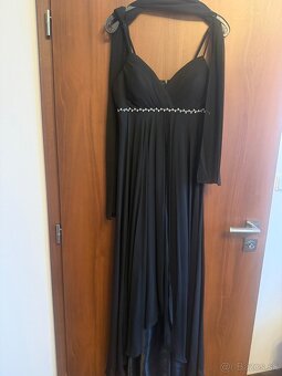 Spoločenské šaty čiernej farby - 3