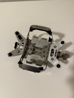 Uzamykací držiak Touratech garmin zumo 590 - 3