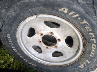 235 75 R15 6x139.7 - 3