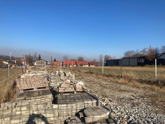 Pozemok v Lokci - 3