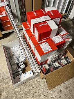 LEGRAND valena life biela cierna vypinace zasuvky, asfora - 3