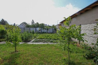 NA PREDAJ – Pestovaná záhrada s chatkou v lokalite Žabí Maje - 3