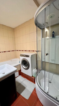 NOVO ZREKONŠTRUOVANÝ KOMPLETNE ZARIADENÝ 4-IZB. BYT S LOGGIO - 3