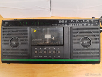 Kazetový magnetofon s radiom - 3