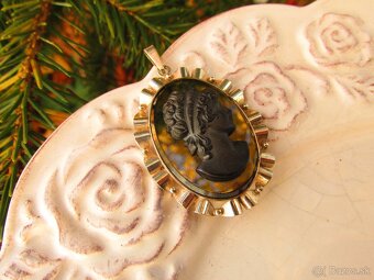 Starý strieborný prívesok osádzaný kameou, Ag 900 - 3