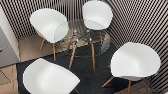 Sklenený stolík + 4x stolička - 3