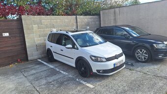VW Touran Cross - 3